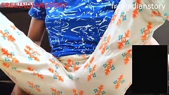 Hot And Spicy Indian Housewife On Video Call